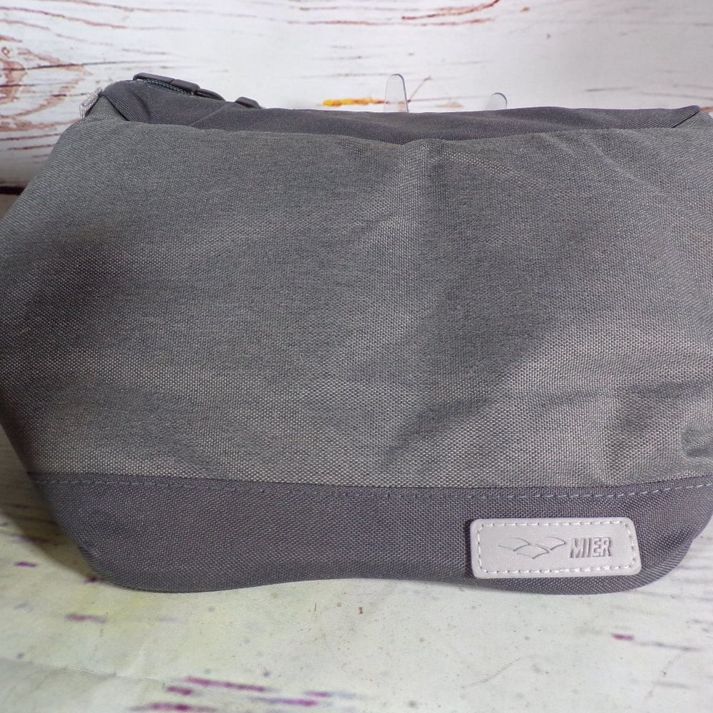 NWT Mier Adult Insulated Small Gray Lunch Bag with Handle & Strap